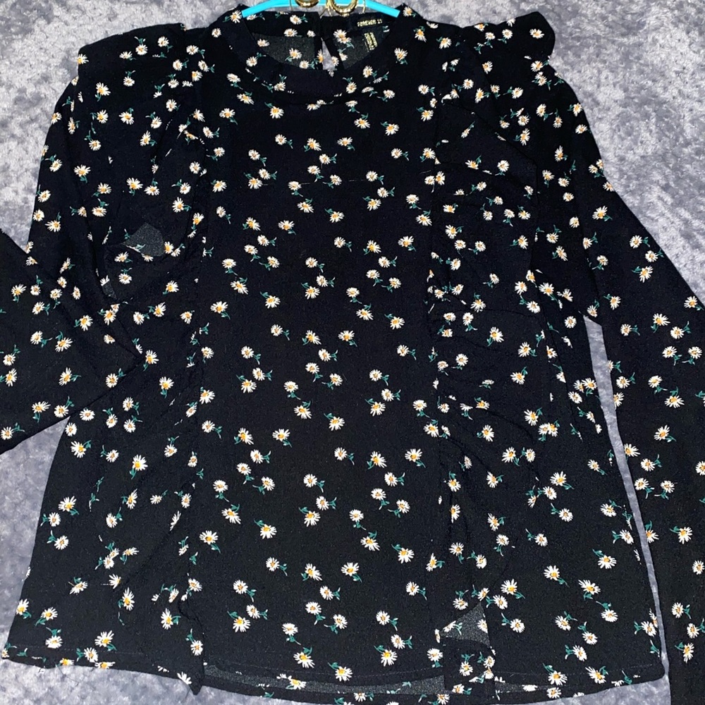 Forever 21 Ruffled Daisy Blouse